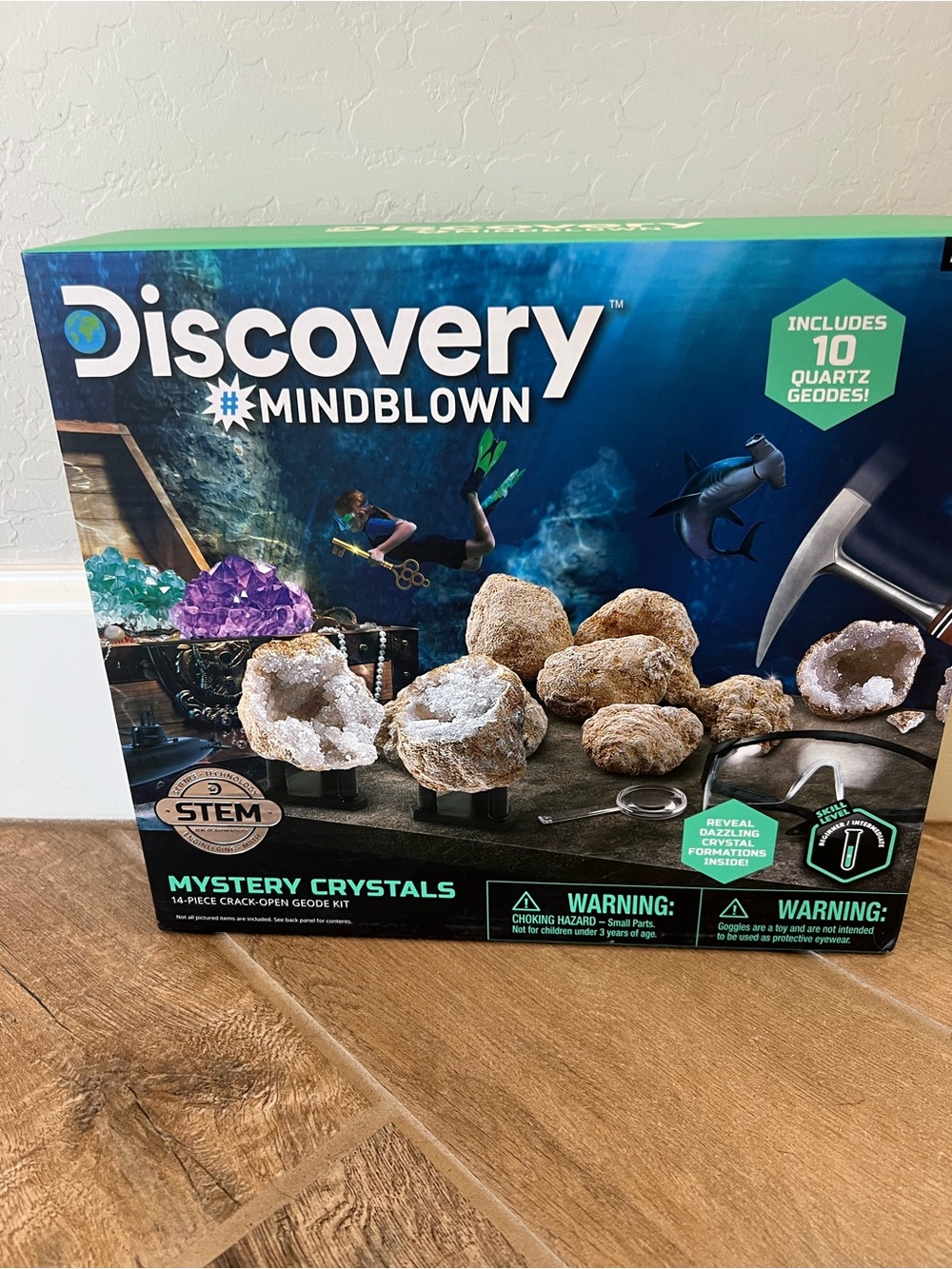 Discovery #Mindblown Mystery Crystals Geode Excavation Kit NIB $20